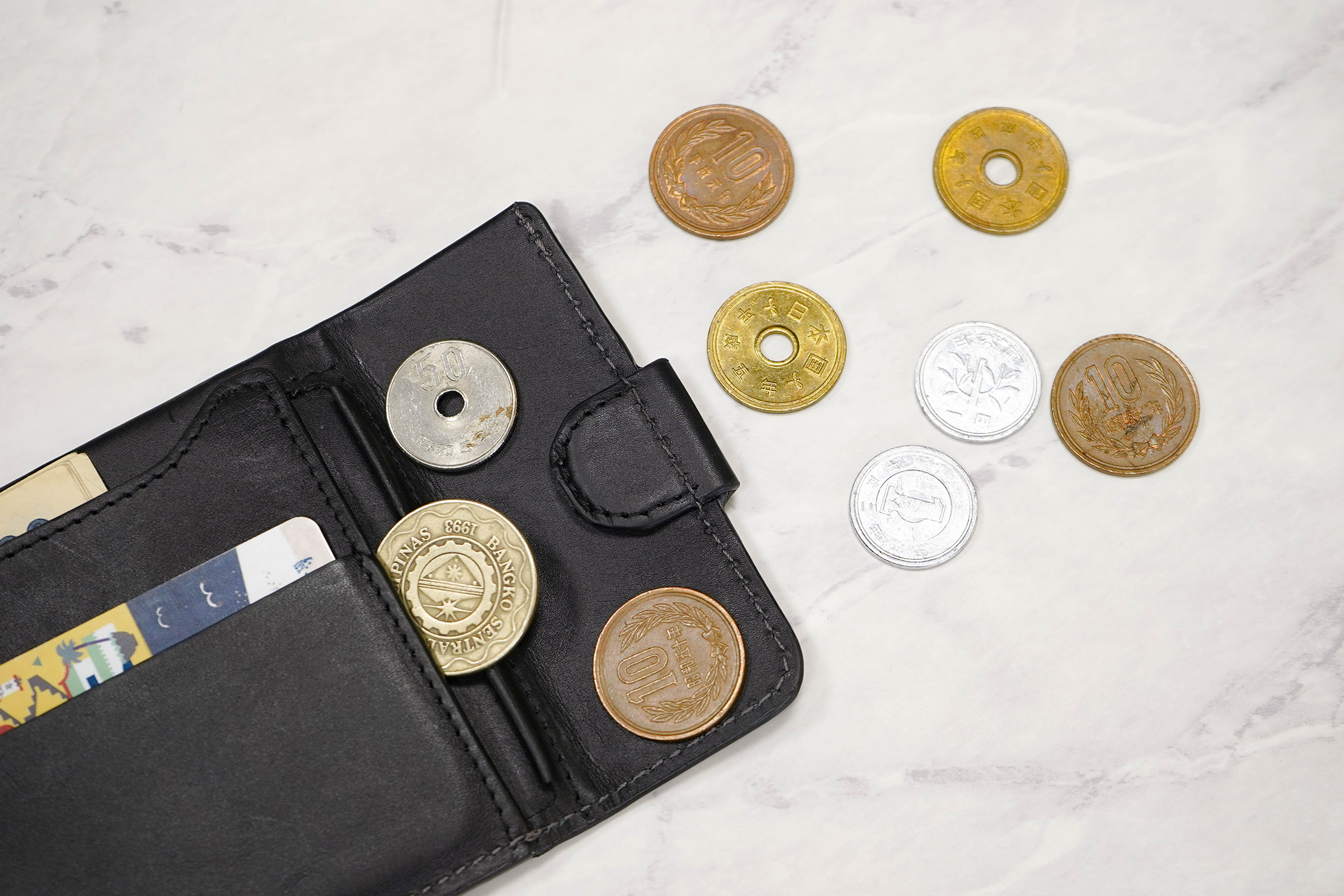 Giveaway: 2 Bellroy Coin Fold Slim Leather Wallets – Feel Desain | your daily dose of creativity