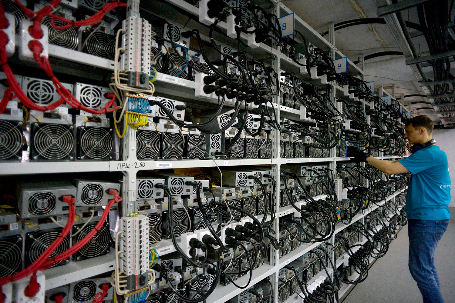 The Rise of ASICs: A Step-by-Step History of Bitcoin Mining