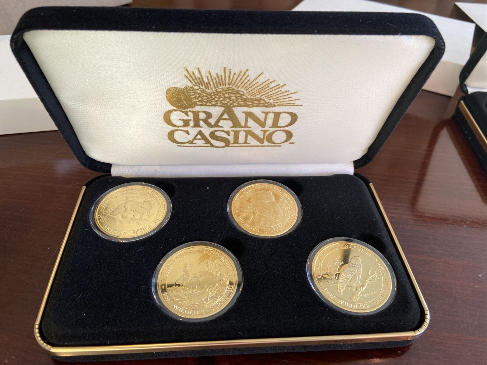 Grand Casino Collector Coin (Wolf Pups) - United States – Numista