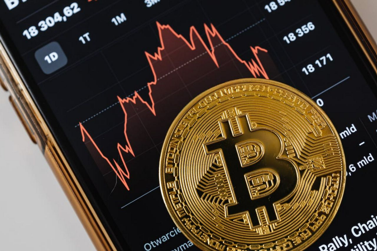 Bitcoin has a ’50% chance to drop below $25k’ before September ends; Here’s why