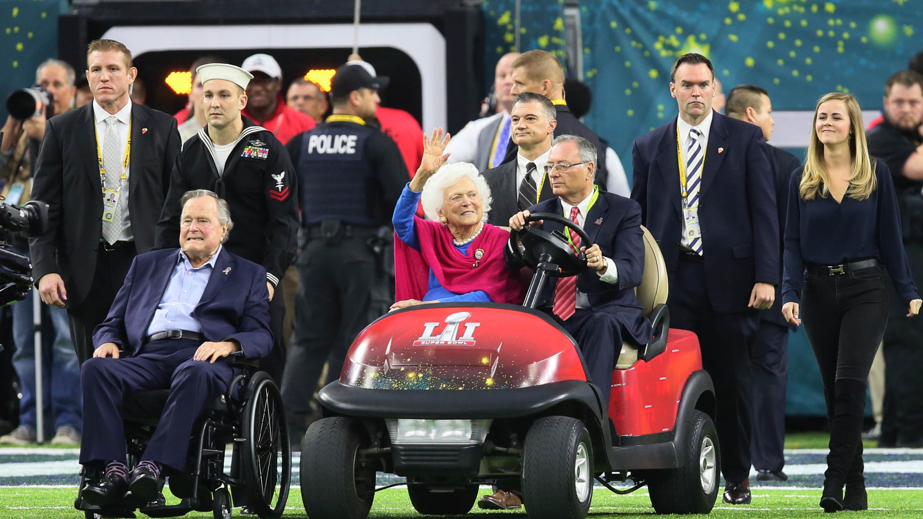 File:Presidential coin toss DVIDSjpg - Wikimedia Commons