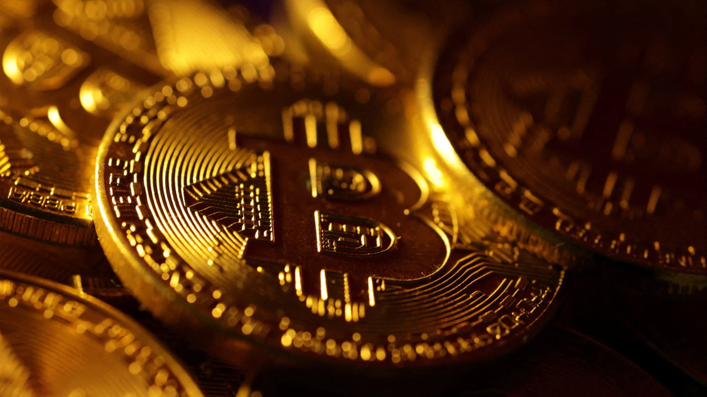 10 Passionate Bitcoin Masters Who Cater to Investors