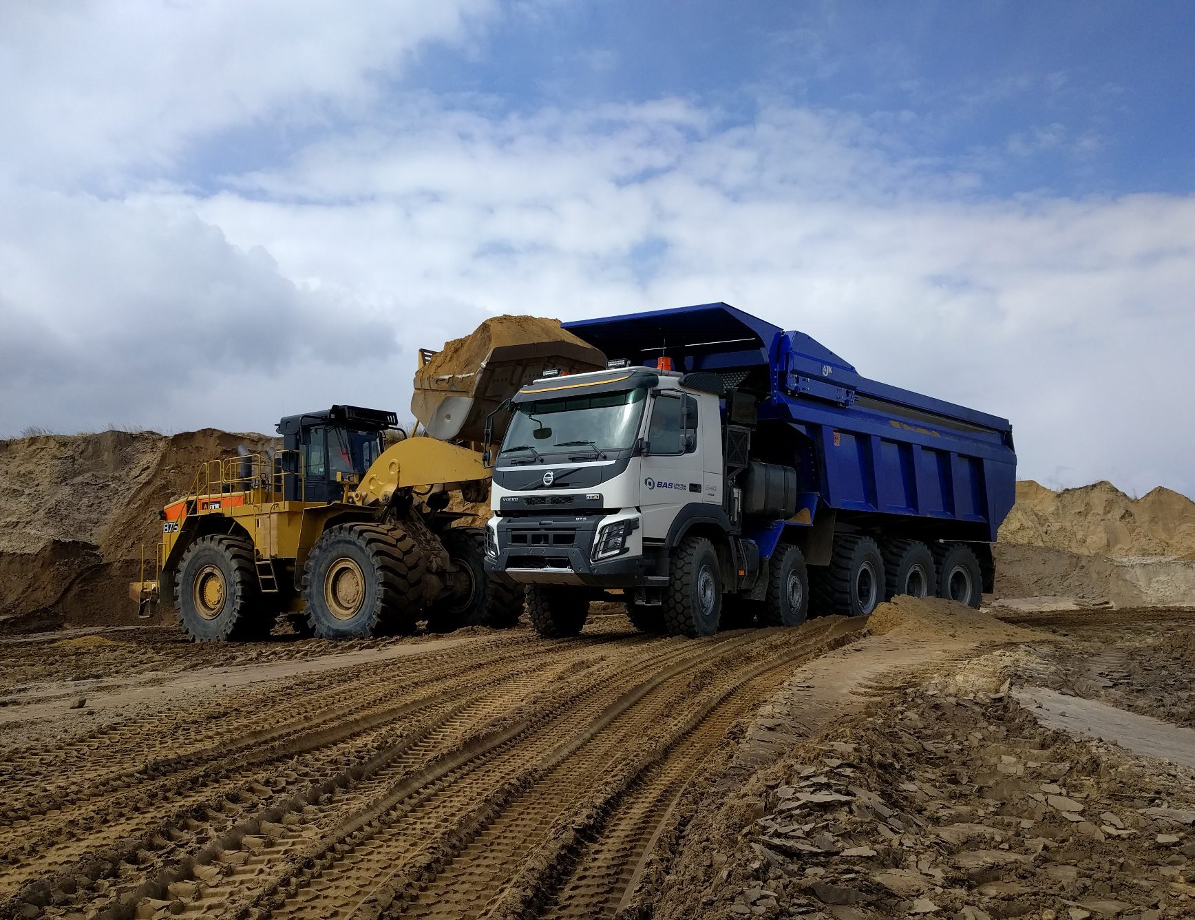 BAS Mining Trucks Volvo FMX1 pusher () | Martin Vonk | Flickr