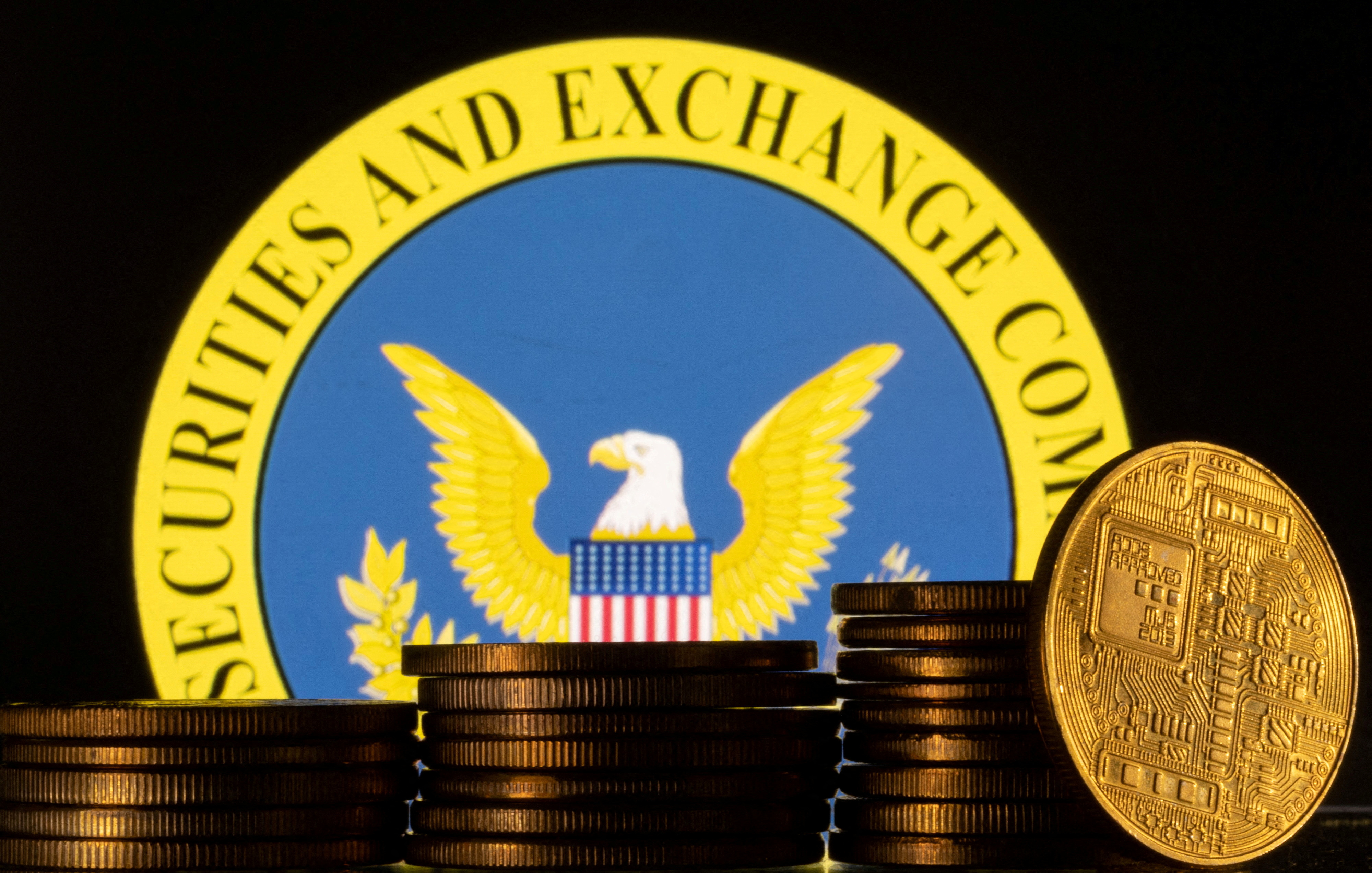 SEC tells spot bitcoin ETF hopefuls to make final changes by year-end -sources | Reuters