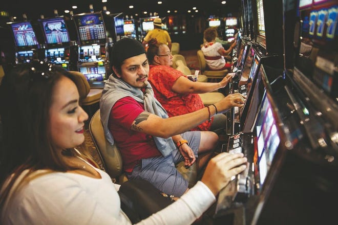 Vegas Casinos Still Offering Coin-Operated Slots & VP