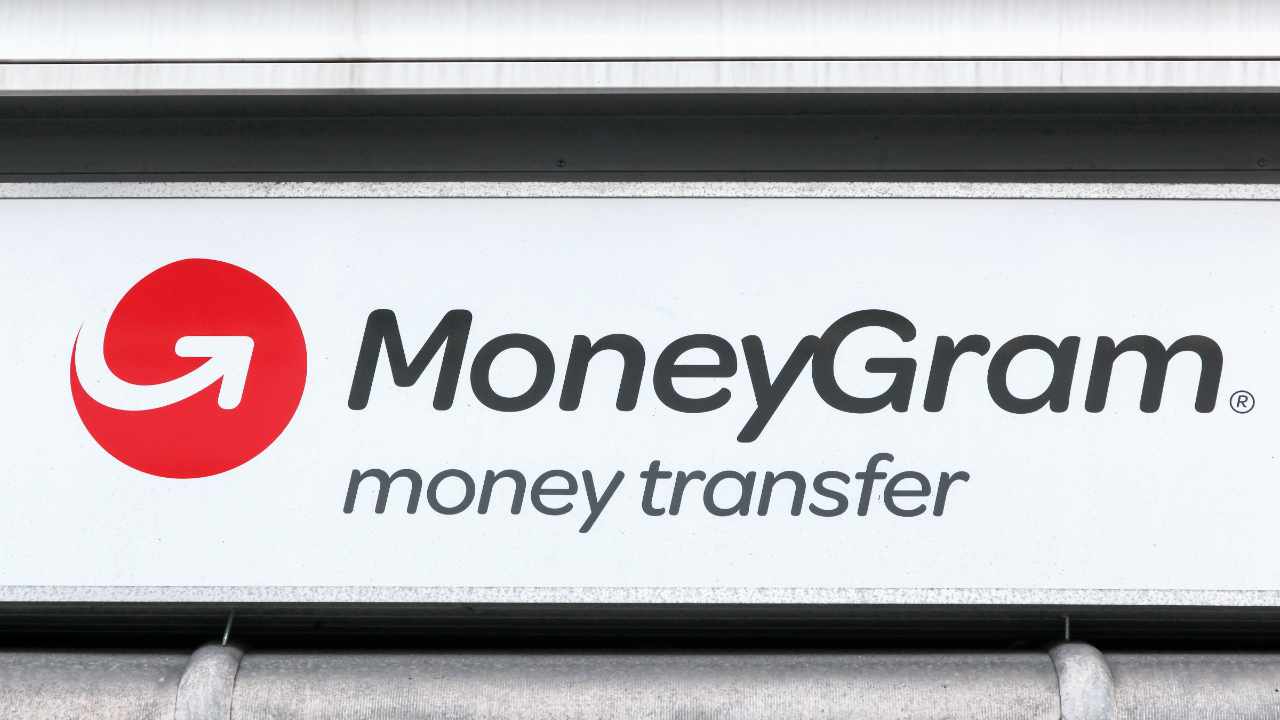 MoneyGram Fees Compared to PayPal and Xoom